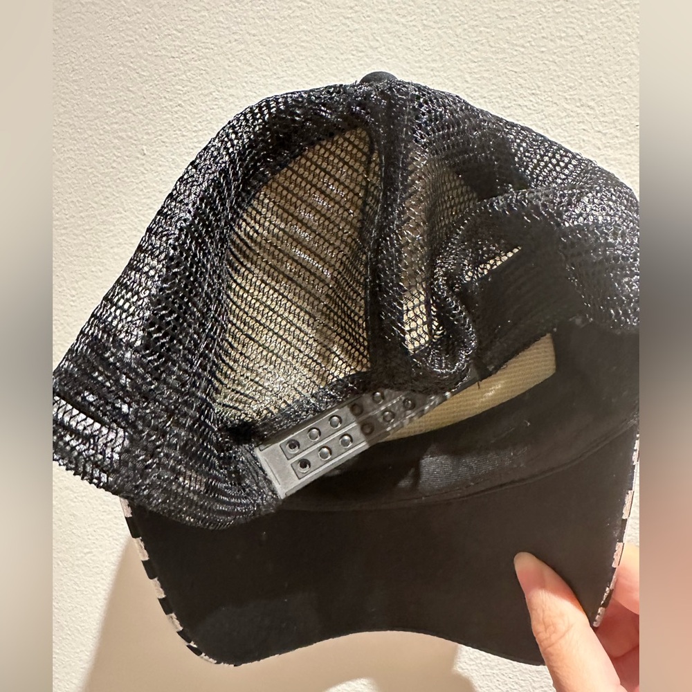 Men’s caps - Picture 5 of 5